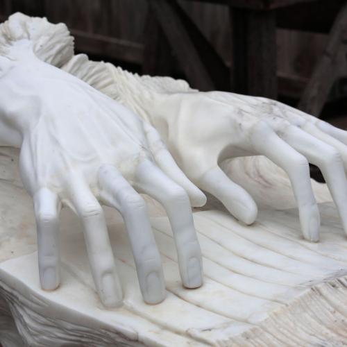 DRAGUIGNAN - 1993 – « Mozart » 
										Hauteur : 2 m Marbre de Carrare - DE FAYKOD