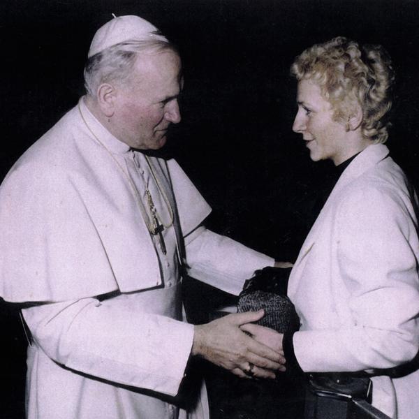  Saint Jean - Paul II  et Maria de Faykod  1983 à Vatican